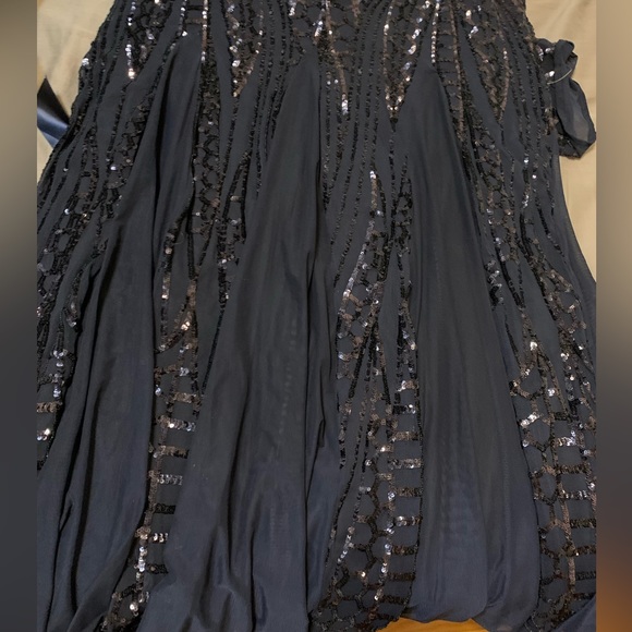 R&M Richards Navy Blue Sequin short sleeve Gown Dress size 14 - Picture 7 of 11
